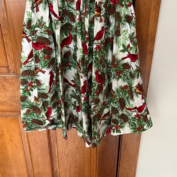 Retrolicious Cardinal Pine Branch Midi Dress in Red Green White - Picture 5 of 6